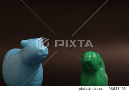 Even though it's hard work, we're still friends 98635403