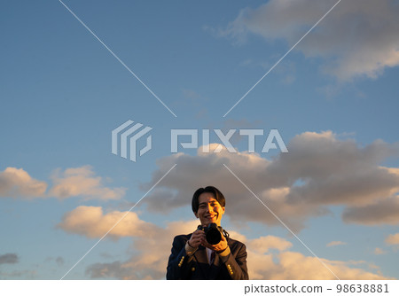 Camera and high school students Sunset Magnificent club activities vocational school 98638881