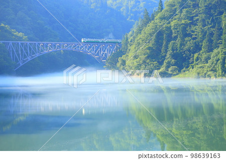 Tadami線第一大橋和當地火車 Tadami線第一大橋和當地火車 98639163