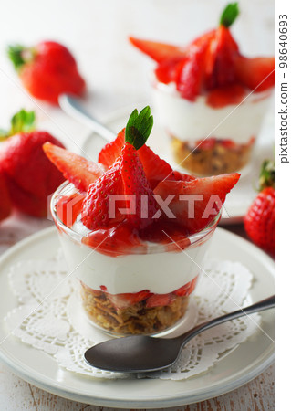 Yogurt Parfait with Plenty of Strawberries Yogurt Parfait with Plenty of Strawberries 98640693