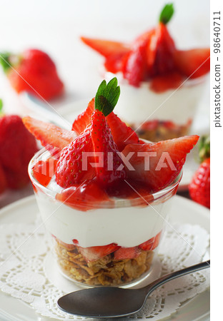 Yogurt Parfait with Plenty of Strawberries Yogurt Parfait with Plenty of Strawberries 98640711