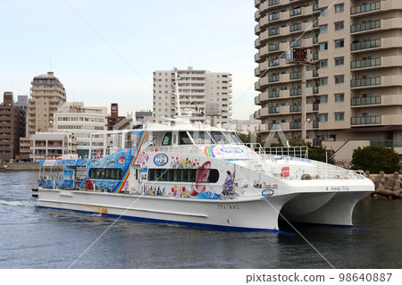 Departure of Marine Awaji (Akashi Port, Akashi City, Hyogo Prefecture) 98640887