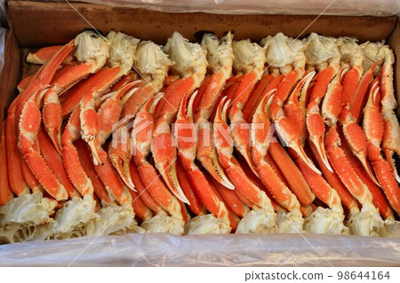 For New Year's when the family gathers... All-you-can-eat without hesitation♪ 5 kg of pre-boiled snow crab in a box 98644164