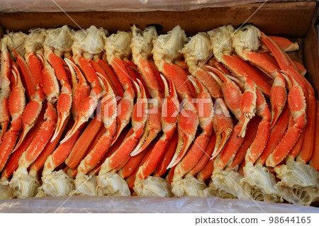 For New Year's when the family gathers... All-you-can-eat without hesitation♪ 5 kg of pre-boiled snow crab in a box For New Year's when the family gathers... All-you-can-eat without hesitation♪ 5 kg of pre-boiled snow crab in a box 98644165