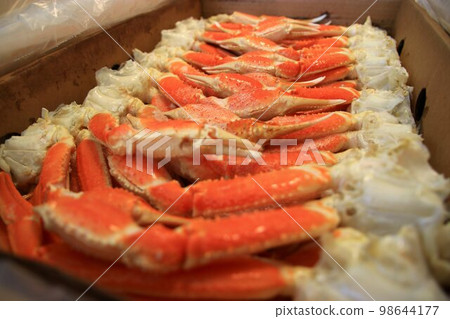 For New Year's when the family gathers... All-you-can-eat without hesitation♪ 5 kg of pre-boiled snow crab in a box For New Year's when the family gathers... All-you-can-eat without hesitation♪ 5 kg of pre-boiled snow crab in a box 98644177