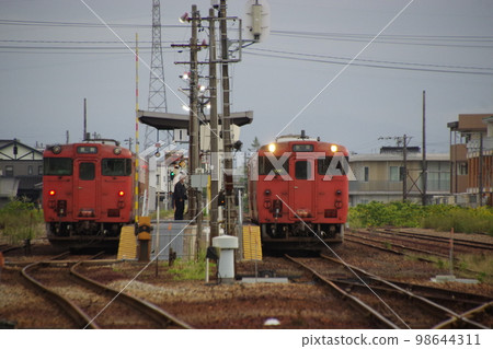 Himi Line Nomachi Station Exchange trains Kiha 47 and Kiha 40 Himi Line Nomachi Station Exchange trains Kiha 47 and Kiha 40 98644311