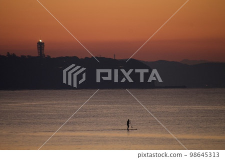 Dusk and SUP in Shonan Dusk and SUP in Shonan 98645313