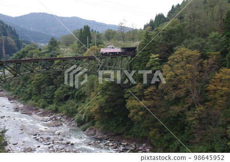 Toyama Chiho Railway Chigaki Bridge Construction Train Deki 12021 98645952