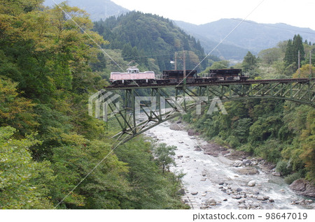 富山地方鐵道千垣橋施工電車出機 12021 富山地方鐵道千垣橋施工電車出機 12021 98647019