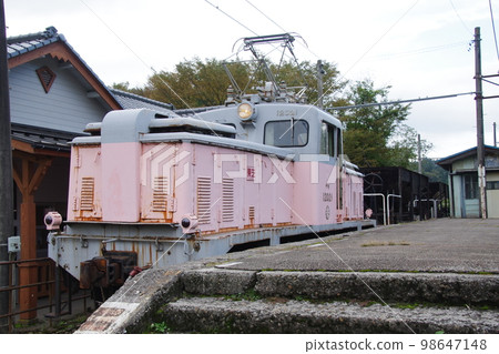 富山地方鐵道 Arimineguchi 站建設火車 Deki 12021 富山地方鐵道 Arimineguchi 站建設火車 Deki 12021 98647148