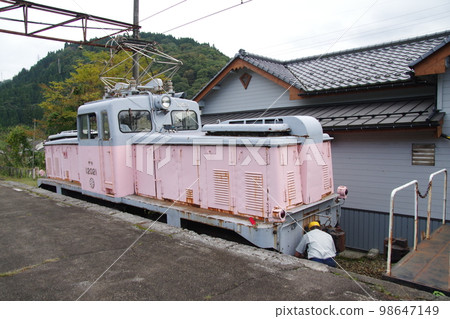 富山地方鐵道 Arimineguchi 站建設火車 Deki 12021 98647149