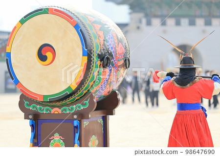 換崗儀式、冬季旅行 98647690