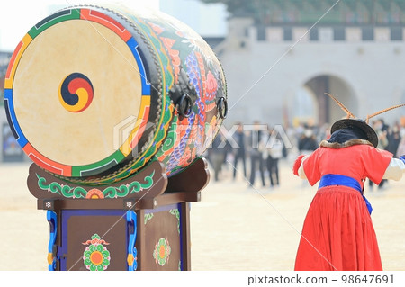 換崗儀式、冬季旅行 98647691