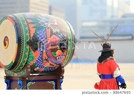 換崗儀式、冬季旅行 98647695