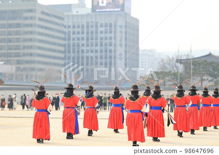 換崗儀式、冬季旅行 98647696