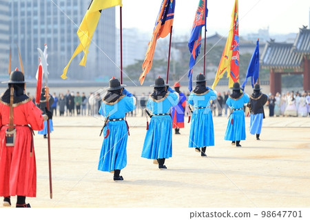 換崗儀式、冬季旅行 98647701