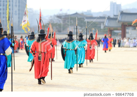 換崗儀式、冬季旅行 98647708