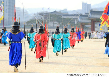 換崗儀式、冬季旅行 98647709