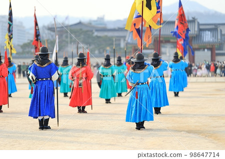 換崗儀式、冬季旅行 98647714