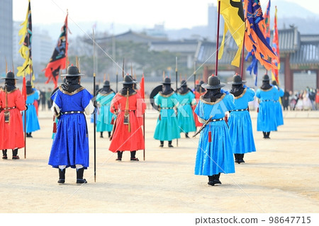 換崗儀式、冬季旅行 98647715