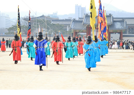 換崗儀式、冬季旅行 98647717