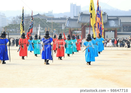 換崗儀式、冬季旅行 98647718