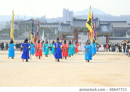 換崗儀式、冬季旅行 98647721