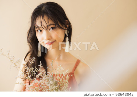 米色背美女 98648042