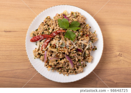 Lamb Thai minced meat salad 98648725