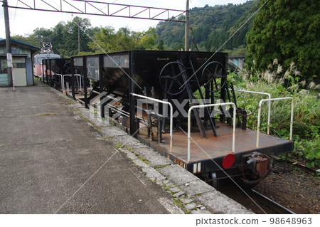 富山地方鐵路 Arimineguchi 站建設火車 Hoki 80 富山地方鐵路 Arimineguchi 站建設火車 Hoki 80 98648963