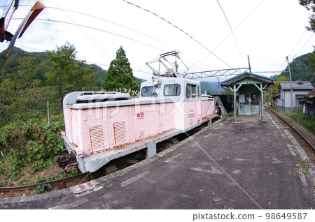 富山地方鐵道 Arimineguchi 站建設火車 Deki 12021 98649587