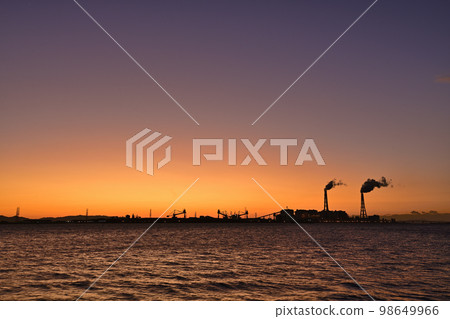 Sunrise scenery 98649966