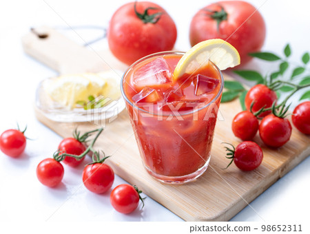 Tomato juice (with ripe tomatoes and cherry tomatoes) 98652311