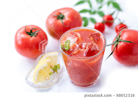 Tomato juice (with ripe tomatoes and cherry tomatoes) 98652316