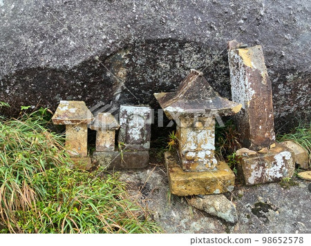 Yakushima Mt. Mocchomu mountaintop shrine Yakushima Mt. Mocchomu mountaintop shrine 98652578