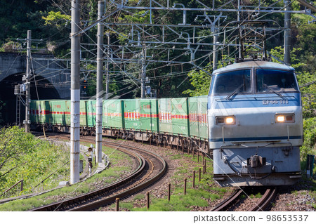 EF66 freight train running through Odawara city 98653537