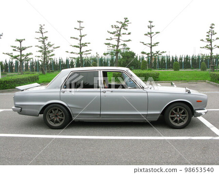 復古車開在一輛舊車裡 98653540