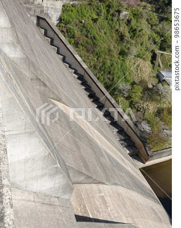 Kayaze Dam (Kayaze Dam: Omura City, Nagasaki Prefecture) Kayaze Dam (Kayaze Dam: Omura City, Nagasaki Prefecture) 98653675