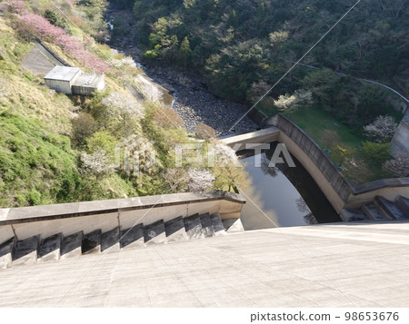 Kayaze Dam (Kayaze Dam: Omura City, Nagasaki Prefecture) Kayaze Dam (Kayaze Dam: Omura City, Nagasaki Prefecture) 98653676