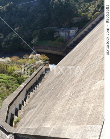 Kayaze Dam (Kayaze Dam: Omura City, Nagasaki Prefecture) Kayaze Dam (Kayaze Dam: Omura City, Nagasaki Prefecture) 98653683