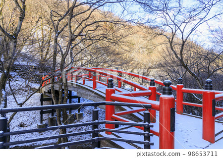 伊香保溫泉 河鹿橋 雪景 冬季風景 98653711