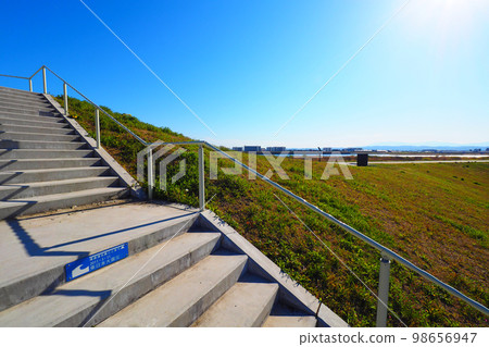 Tsunami inundation height display and stairs on Millennium Hope Hill (Natori City, Miyagi Prefecture) Tsunami inundation height display and stairs on Millennium Hope Hill (Natori City, Miyagi Prefecture) 98656947