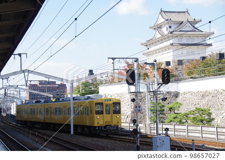 福園線福山站福山城和系列105 福園線福山站福山城和系列105 98657027