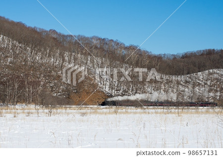 Steam locomotive Fuyu no Shitsugen going through Kushiro Marsh 2023 Steam locomotive Fuyu no Shitsugen going through Kushiro Marsh 2023 98657131