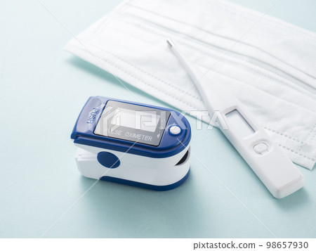 Pulse oximeter, non-woven mask and thermometer 98657930