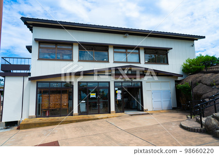 [World Heritage Itsukushima Shrine] Miyajima Ropeway Shishiiwa Station 2, Hatsukaichi City, Hiroshima Prefecture 98660220