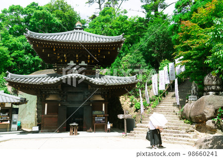 [World Heritage Itsukushima Shrine] Misen Reikado, Hatsukaichi City, Hiroshima Prefecture 98660241