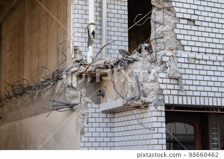 Apartment demolition work - Demolition of balcony 98660462