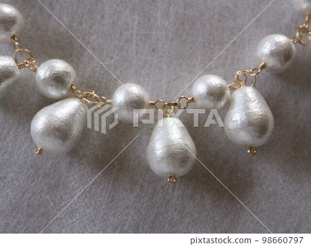 Short cotton pearl necklace (gold hardware) 98660797