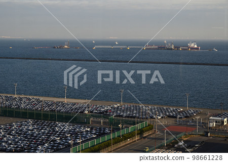 huge number of vehicles 98661228